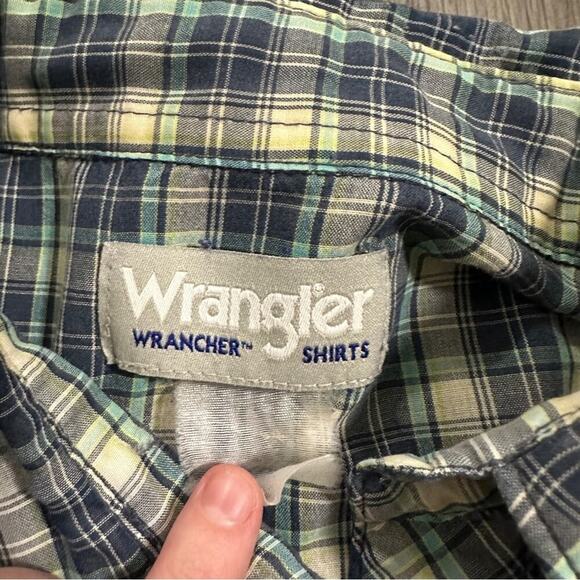 Vintage Wrangler Plaid Pearl Snap Button Down Short Sleeve Wrancher Shirt - Picture 5 of 9